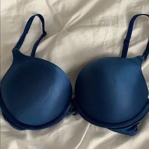 Victoria’s Secret bra 34c